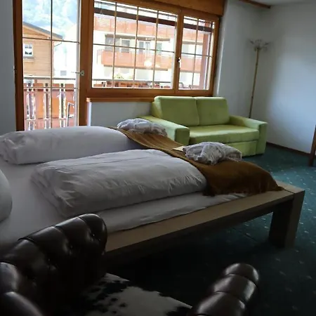 Grichting & Serviced Hotel 3*