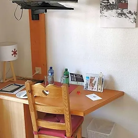 ホテル Grichting & Serviced