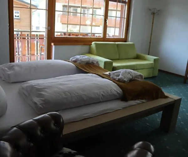 Grichting & Serviced Hotel 3*