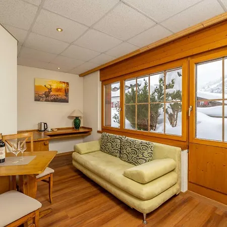 فندق Grichting & Serviced