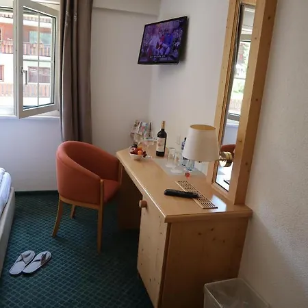 Grichting & Serviced فندق 3*