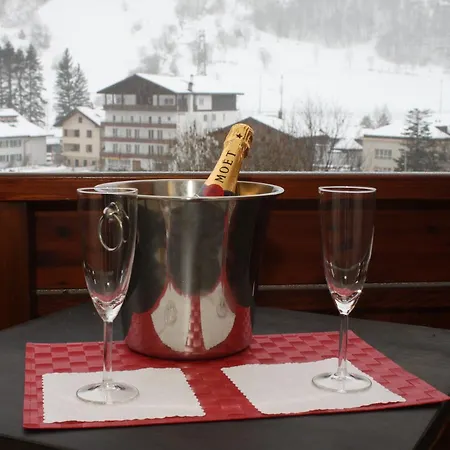 فندق Grichting & Serviced