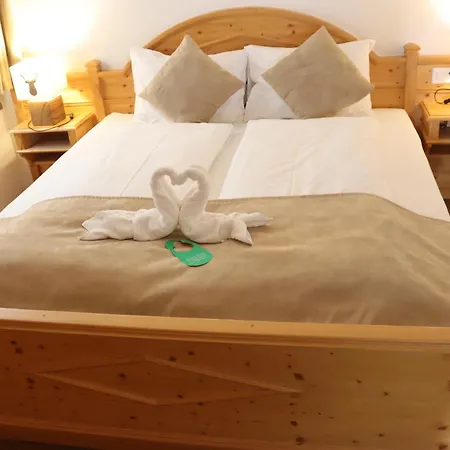 Szálloda Grichting & Serviced 3*