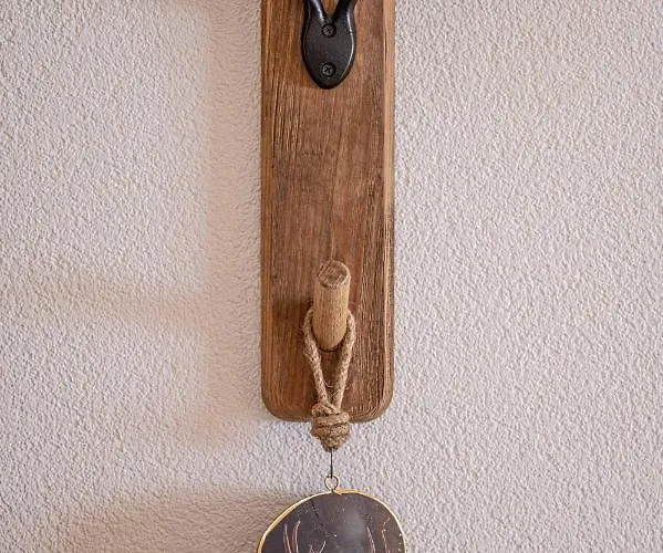 Otel Grichting & Serviced 3*