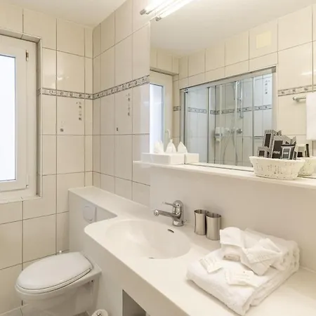 Hotel Grichting & Serviced