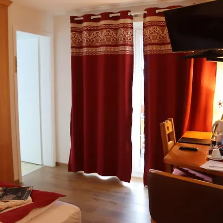 Grichting & Serviced Hotel 3*